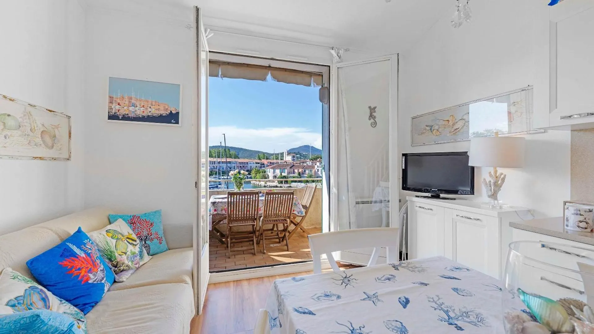 Lägenhet Casa Luna - Sur Les Canaux De Port-Grimaud Frankrike